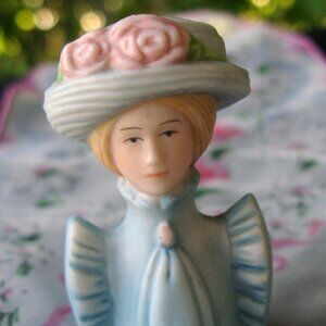 1982 Avon American Fashion Thimble Fashion Silhouettes Porcelain Vintage C.1890